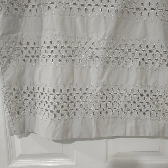 Charter Club Light Gray 100% Cotton Eyelet Pencil Skirt in Size 16 - Picture 4 of 9